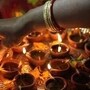 পূর্বপুরুষদের শ্রদ্ধাজ্ঞাপনে পালিত হয় ভূত চতুর্দশী