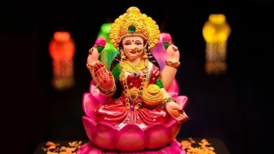 ধনতেরাসে কী কী কিনবেন (Shutterstock)