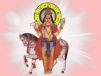 <p>ఈ సంవత్సరం దీపావళి పండుగ తర్వాత సంపద, శ్రేయస్సు, ఐశ్వర్యం, కీర్తిని ప్రసాదించే గ్రహం అయిన శుక్రుడు తన రాశిని మార్చుకుంటాడు. ఈ గ్రహం నవంబర్ 2న తులారాశిలో తన గమనాన్ని ప్రారంభిస్తుంది. నవంబర్ 25 వరకు తులారాశిలో గమనాన్ని కొనసాగిస్తుంది. శుక్రుడు తులారాశిలో సంచరించడం వల్ల 12 రాశుల వారి జీవితాలపై భిన్నమైన ప్రభావం ఉంటుంది. కానీ మూడు అదృష్ట రాశులకు చెందిన వ్యక్తులు ఈ కాలంలో ఆకస్మిక ఆర్థిక లాభాలను పొందే అవకాశాన్ని పొందుతారు. ప్రతి అడుగులోనూ అదృష్టం పూర్తి మద్దతును పొందుతారు.</p>