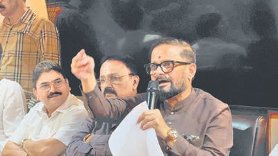 Turf war: BJP, Shiv Sena workers seek to go solo for TMC victory Turf war: BJP, Shiv Sena workers seek to go solo for TMC victory