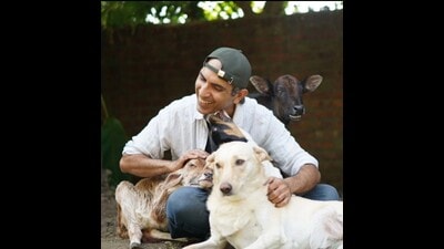 Robin Singh, author of Happiness Happens (Pic courtesy subject’s Instagram page @locaterobin) Robin Singh, author of Happiness Happens (Pic courtesy subject’s Instagram page @locaterobin)