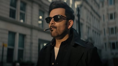 Khalija glimpse: Prithviraj Sukumaran plays a gold smuggling kingpin named Aamir Ali. Khalija glimpse: Prithviraj Sukumaran plays a gold smuggling kingpin named Aamir Ali.