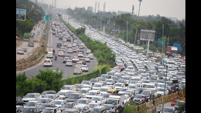 The study includes 15 km of accident-prone stretches under the Easy Roads project to enhance safety and reduce blackspots. (HT Archive) The study includes 15 km of accident-prone stretches under the Easy Roads project to enhance safety and reduce blackspots. (HT Archive)