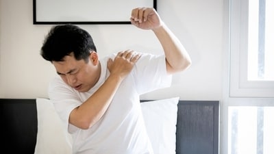 Frozen shoulder can be an early indicator of diabetes, and a simple blood sugar test can reveal underlying issues. (Shutterstock) Frozen shoulder can be an early indicator of diabetes, and a simple blood sugar test can reveal underlying issues. (Shutterstock)