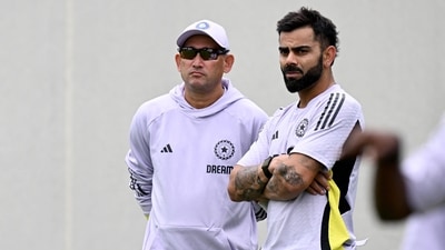 India's Viral Kohli (R) chats with chief selector Ajit Agarkar (AFP) India's Viral Kohli (R) chats with chief selector Ajit Agarkar (AFP)