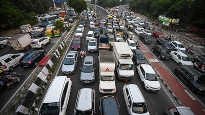 Massive traffic jam seen ahead of Diwali Festival at Sarai Kale Khan in New Delhi, India, on Friday, October 17, 2025. (Sanchit Khanna/ Hindustan Times) Massive traffic jam seen ahead of Diwali Festival at Sarai Kale Khan in New Delhi, India, on Friday, October 17, 2025. (Sanchit Khanna/ Hindustan Times)