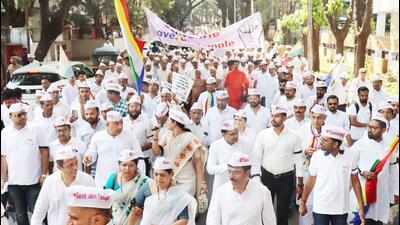 Jain community rallied against the sale of Seth Hirachand Nemchand Digambar Jain Boarding to a private developer. (HT) Jain community rallied against the sale of Seth Hirachand Nemchand Digambar Jain Boarding to a private developer. (HT)