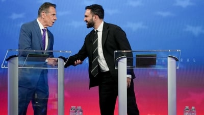 Andrew Cuomo, New York City mayoral candidate, left, and Zohran Mamdani, New York City mayoral candidate, shake hands during a mayoral debate in New York, US, on Thursday, Oct. 16, 2025. (Bloomberg) Andrew Cuomo, New York City mayoral candidate, left, and Zohran Mamdani, New York City mayoral candidate, shake hands during a mayoral debate in New York, US, on Thursday, Oct. 16, 2025. (Bloomberg)