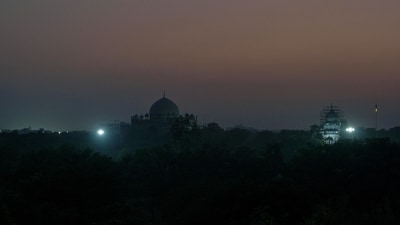 A thick blanket of smog shrouds Humayun’s Tomb amid rising pollution levels, in New Delhi. (Sanjeev Verma/ Hindustan Times)