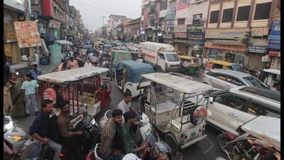 Traffic jam on Latouche Road in Lucknow on Friday. (Mushtaq Ali/HT Photo) Traffic jam on Latouche Road in Lucknow on Friday. (Mushtaq Ali/HT Photo)