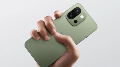 OnePlus 13s-তে দীপাবলির ধামাকা অফার: যে ব্যবহারকারীরা OnePlus 13s-এর জন্য অপেক্ষা করছিলেন, তাঁদের জন্য এই দীপাবলি খুবই বিশেষ হতে চলেছে। কোম্পানি এই ফোনটি ৪৭,৭৪৯ টাকায় বিক্রি করছে। এর উপর ৩২৫০ টাকার ব্যাঙ্ক ডিসকাউন্ট অন্তর্ভুক্ত রয়েছে। এক্সচেঞ্জ বোনাসের সুবিধা নিতে ব্যবহারকারীদের তাদের পুরনো স্মার্টফোন এক্সচেঞ্জ করতে হবে। OnePlus 13s-তে দীপাবলির ধামাকা অফার: যে ব্যবহারকারীরা OnePlus 13s-এর জন্য অপেক্ষা করছিলেন, তাঁদের জন্য এই দীপাবলি খুবই বিশেষ হতে চলেছে। কোম্পানি এই ফোনটি ৪৭,৭৪৯ টাকায় বিক্রি করছে। এর উপর ৩২৫০ টাকার ব্যাঙ্ক ডিসকাউন্ট অন্তর্ভুক্ত রয়েছে। এক্সচেঞ্জ বোনাসের সুবিধা নিতে ব্যবহারকারীদের তাদের পুরনো স্মার্টফোন এক্সচেঞ্জ করতে হবে।