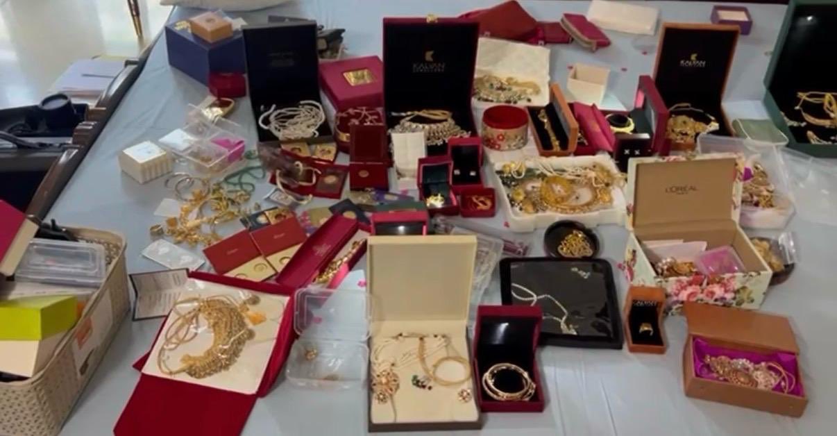 Jewellery weighing about 1.5 kilograms was also recovered from the premises related to the DIG. (X/@CBIHeadquarters) Jewellery weighing about 1.5 kilograms was also recovered from the premises related to the DIG. (X/@CBIHeadquarters)