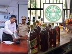 <p>రాష్ట్రవ్యాప్తంగా 2,620 మద్యం దుకాణాల లైసెన్సుల కోసం ప్రభుత్వం దరఖాస్తులను స్వీకరిస్తోంది. అయితే ఈ గడువు ఇవాళ్టితో(శనివారం) ముగియనుంది. శుక్రవారం ఒక్క రోజే 25 వేలు రాగా… మొత్తం సంఖ్య 50 వేలు దాటింది.</p>