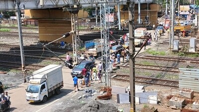 Traffic gridlock and utter chaos at the level crossing has become a regular occurrence, leading to frequent delays in train operations. Traffic gridlock and utter chaos at the level crossing has become a regular occurrence, leading to frequent delays in train operations.