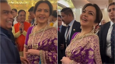 Ambani family dazzles in ethnic attire for Diwali celebration. (Instagram/@ambani_update) Ambani family dazzles in ethnic attire for Diwali celebration. (Instagram/@ambani_update)