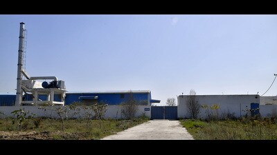 Despite crores already spent and four years since completion, the carcass plant remains a white elephant, draining funds without serving its intended purpose. (HT Photo) Despite crores already spent and four years since completion, the carcass plant remains a white elephant, draining funds without serving its intended purpose. (HT Photo)