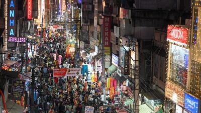Huge crowds were seen at markets for shopping ahead of Diwali. (Parveen Kumar/HT Photo) Huge crowds were seen at markets for shopping ahead of Diwali. (Parveen Kumar/HT Photo)