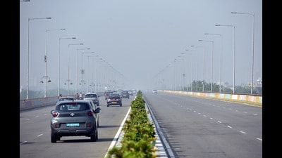 The projects will ease traffic congestion and improve local and long-distance connectivity. (Sakib Ali /HT) The projects will ease traffic congestion and improve local and long-distance connectivity. (Sakib Ali /HT)