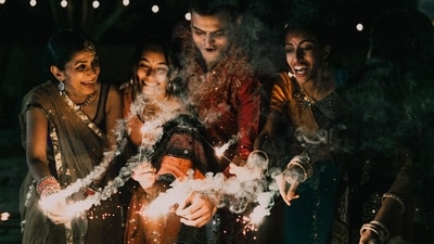 Diwali 2025: Greetings and best wishes to send out to your colleagues and team members (Pexels)