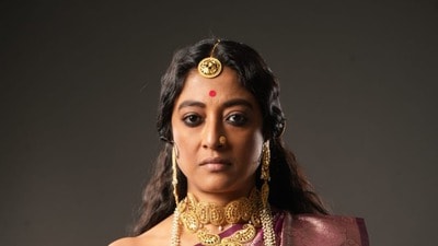 পাঁচজন পরিচালক হলেন মধুরা পালিত, অভিরূপ ঘোষ, শমীক রায়চৌধুরী, শ্রীমন্ড সেনগুপ্ত এবং সায়ন দাশগুপ্ত। পাওলি, রুদ্রনীল ছাড়া আছেন আয়ুশ দাস, সুব্রত দত্ত, পারমিতা মুখোপাধ্যায় ও দেবপ্রিয় মুখোপাধ্যায়। পাঁচজন পরিচালক হলেন মধুরা পালিত, অভিরূপ ঘোষ, শমীক রায়চৌধুরী, শ্রীমন্ড সেনগুপ্ত এবং সায়ন দাশগুপ্ত। পাওলি, রুদ্রনীল ছাড়া আছেন আয়ুশ দাস, সুব্রত দত্ত, পারমিতা মুখোপাধ্যায় ও দেবপ্রিয় মুখোপাধ্যায়।