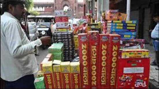 Temporary licence holders can only sell firecrackers in areas officially designated by the deputy commissioner, and sales from vehicles, shops, or undesignated stalls are prohibited. (HT Photo)