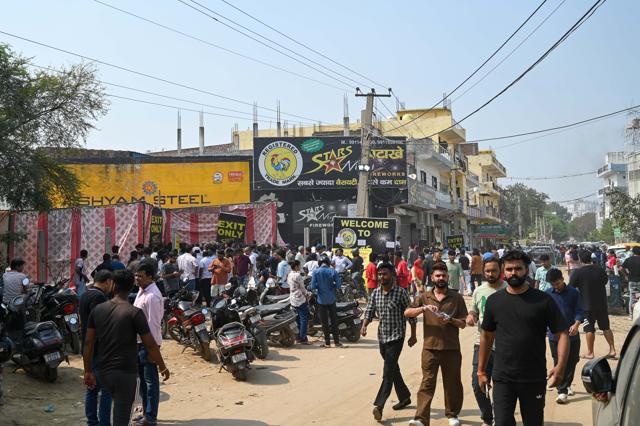 Police admit crowd control challenges as Gadoli cracker market witnesses record turnout, illegal sales, and major traffic congestion. (Parveen Kumar/HT) Police admit crowd control challenges as Gadoli cracker market witnesses record turnout, illegal sales, and major traffic congestion. (Parveen Kumar/HT)