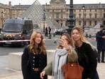 Tourists make a selfie in the courtyard of the closed Louvre museum after a robbery Sunday, Oct. 19, 2025 in Paris. (AP Photo/Thibault Camus) Tourists make a selfie in the courtyard of the closed Louvre museum after a robbery Sunday, Oct. 19, 2025 in Paris. (AP Photo/Thibault Camus)