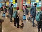 A Reddit post showing people resting feet on a baggage belt at an airport triggered strong reactions over poor civic sense.
A Reddit post showing people resting feet on a baggage belt at an airport triggered strong reactions over poor civic sense.