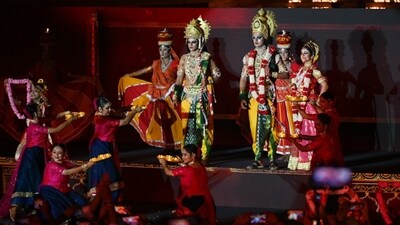 Performances were held along with grand celebrations in Uttar Pradesh's Ayodhya during Deeptosav on Sunday ( Deepak Gupta/Hindustan Times)