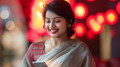 ৪৪৯ টাকার প্ল্যান: জিয়োর এই প্ল্যানটির ভ্যালিডিটি ২৮ দিনের। এই প্ল্যানে আপনি প্রতিদিন ৩ GB ডেটা পাবেন। প্ল্যানটিতে যোগ্য ব্যবহারকারীদের আনলিমিটেড 5G ডেটা দেওয়া হচ্ছে। এই প্ল্যানটি জিয়ো গোল্ডে দু'শতাংশ অতিরিক্ত অফার করে। 