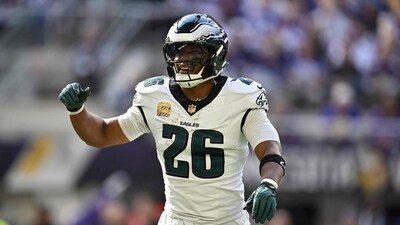 Saquon Barkley #26 of the Philadelphia Eagles runs off the field during the first quarter against the Minnesota Vikings (Getty Images via AFP)