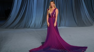 Hilary Duff is a vision in a purple dress at the Academy Museum Gala.&nbsp; (AFP)