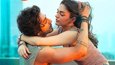 বক্স অফিসে সাফল্যের পর, অহন পান্ডে এবং অনীত পাড্ডা ছবি 'সাইয়ারা' নেটফ্লিক্সে একটি আলোচিত বিষয় হয়ে উঠেছে। ছবিটি বেশ কয়েক সপ্তাহ ধরে ট্রেন্ড করছে এবং বর্তমানে ৮ নম্বর ট্রেন্ড করছে। বক্স অফিসে সাফল্যের পর, অহন পান্ডে এবং অনীত পাড্ডা ছবি 'সাইয়ারা' নেটফ্লিক্সে একটি আলোচিত বিষয় হয়ে উঠেছে। ছবিটি বেশ কয়েক সপ্তাহ ধরে ট্রেন্ড করছে এবং বর্তমানে ৮ নম্বর ট্রেন্ড করছে।