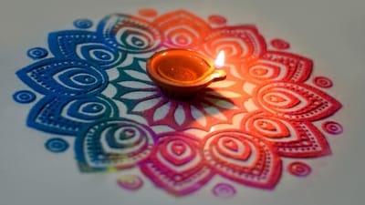 Easy Diwali 2025 decor ideas: Light up your home with diyas, fairy lights, and colorful rangolis (Unsplash) Easy Diwali 2025 decor ideas: Light up your home with diyas, fairy lights, and colorful rangolis (Unsplash)