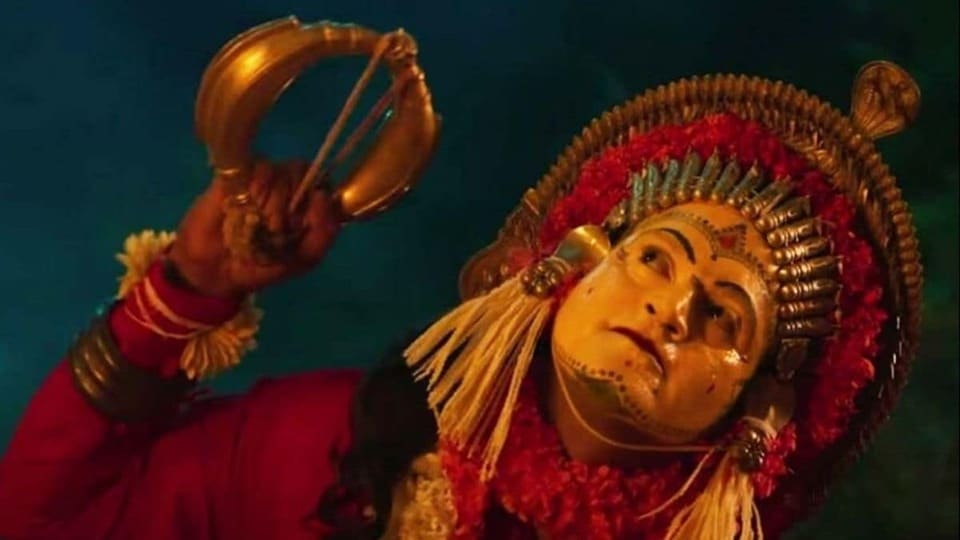<p>2022లో వచ్చిన రిషబ్ శెట్టి సినిమా 'కాంతార' ట్రెండింగ్‌లో ఉంది. ఈ సినిమా ప్రీక్వెల్ థియేటర్లలో సంచలనం సృష్టిస్తుండటంతో దాని ప్రభావం ఈ సినిమాపై కూడా పడింది. నెట్‌ఫ్లిక్స్‌లో ఈ సినిమా నంబర్ 5 స్థానంలో ట్రెండ్ అవుతోంది.</p>