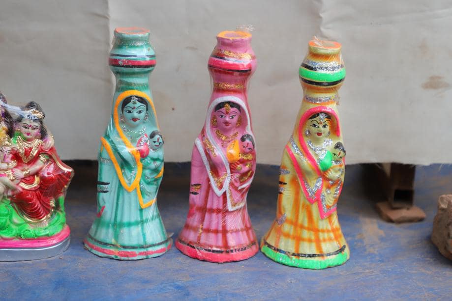 Move beyond the usual candles as these traditional doll designed candle stands are perfect to bring a rustic and traditional touch to your Diwali celebrations. Price: ₹50/ pair. Move beyond the usual candles as these traditional doll designed candle stands are perfect to bring a rustic and traditional touch to your Diwali celebrations. Price: ₹50/ pair.