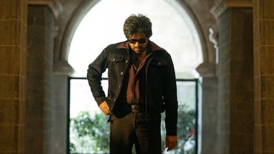 ఓజీలో పవన్ కల్యాణ్ స్టిల్ (x/DVVMovies) ఓజీలో పవన్ కల్యాణ్ స్టిల్ (x/DVVMovies)