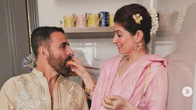Akshay Kumar and Twinkle Khanna share sweet treats on Diwali. Akshay Kumar and Twinkle Khanna share sweet treats on Diwali.