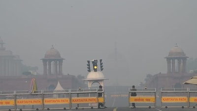 A view of the Kartavya Path in New Delhi as a thick haze blankets the city (Photo by Arvind Yadav, HT) A view of the Kartavya Path in New Delhi as a thick haze blankets the city (Photo by Arvind Yadav, HT)