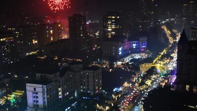 According to the 24-hour bulletin issued by the Central Pollution Control Board (CPCB), the average air quality index (AQI) in Mumbai stood at 211, which is in the poor category. (PRAFUL GANGURDE / HT PHOTO) According to the 24-hour bulletin issued by the Central Pollution Control Board (CPCB), the average air quality index (AQI) in Mumbai stood at 211, which is in the poor category. (PRAFUL GANGURDE / HT PHOTO)