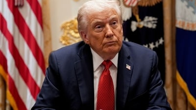 Trump's ballroom project: Demolition of White House's East Wing facade begins (Photographer: Yuri Gripas/Abaca/Bloomberg) (Bloomberg) Trump's ballroom project: Demolition of White House's East Wing facade begins (Photographer: Yuri Gripas/Abaca/Bloomberg) (Bloomberg)