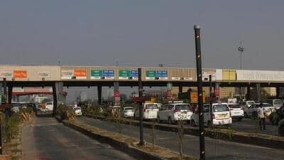 Toll collection will be done through RFID at 13 major entry points, handheld devices at 111 plazas, and manually or by other means at the rest. (HT Archive)