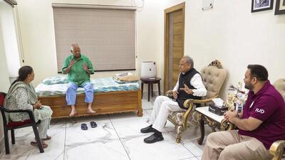 Congress leader Ashok Gehlot with RJD chief Lalu Prasad Yadav and party leader Tejashwi Yadav during a meeting ahead of the Bihar assembly election (@ashokgehlot51) Congress leader Ashok Gehlot with RJD chief Lalu Prasad Yadav and party leader Tejashwi Yadav during a meeting ahead of the Bihar assembly election (@ashokgehlot51)