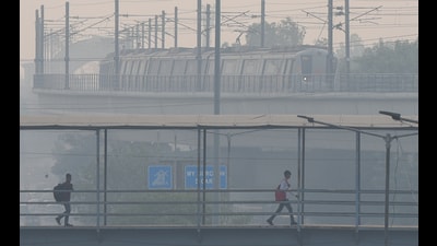 Pollution rose sharply after Diwali, with PM2.5 up over 200%; IMD warned weak winds and inversion will trap pollutants through the week. (Parveen Kumar/HT) Pollution rose sharply after Diwali, with PM2.5 up over 200%; IMD warned weak winds and inversion will trap pollutants through the week. (Parveen Kumar/HT)