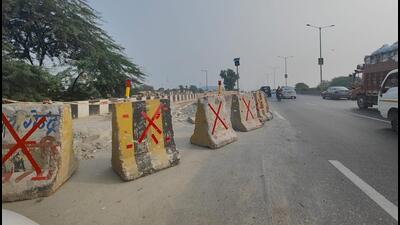 The nder-repair stretch of the Grand Trunk Road in Libaspur. (HT Photo) The nder-repair stretch of the Grand Trunk Road in Libaspur. (HT Photo)
