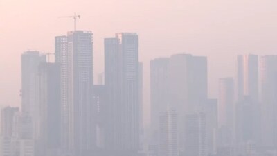 At 6 am on Wednesday, Mumbai's IITM Bandra Kurla Complex station recorded an AQI of 300. (Screengrab/X/@ANI) At 6 am on Wednesday, Mumbai's IITM Bandra Kurla Complex station recorded an AQI of 300. (Screengrab/X/@ANI)