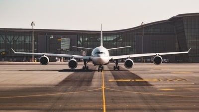 Drunk NYC plane passenger whose meltdown went viral has been identified as a 32-year-old artist who works with top brands Drunk NYC plane passenger whose meltdown went viral has been identified as a 32-year-old artist who works with top brands