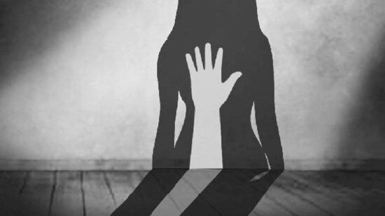 మైనర్ బాలికపై టీడీపీ నేత అత్యాచారయత్నం (Representational image)