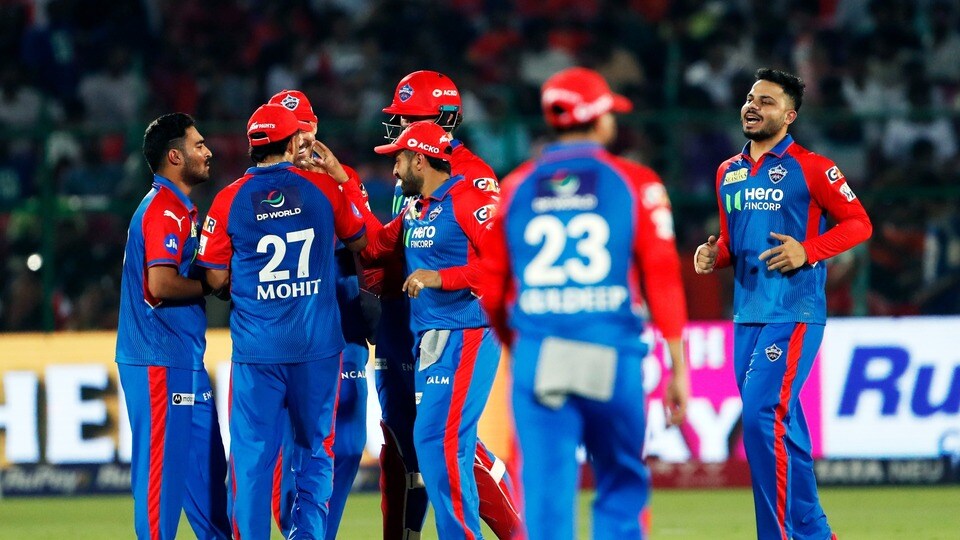 <p>ఐపీఎల్లో ఆరో అత్యంత ధనిక ఫ్రాంచైజీగా ప్రస్తుతం ఢిల్లీ క్యాపిటల్స్ ఉంది, దీని బ్రాండ్ విలువ 152 మిలియన్ డాలర్లు అంటే సుమారు రూ .1332 కోట్లు. ఈ టీమ్ 16 శాతం వృద్ధిని సాధించింది.</p>(Surjeet Yadav ANI)