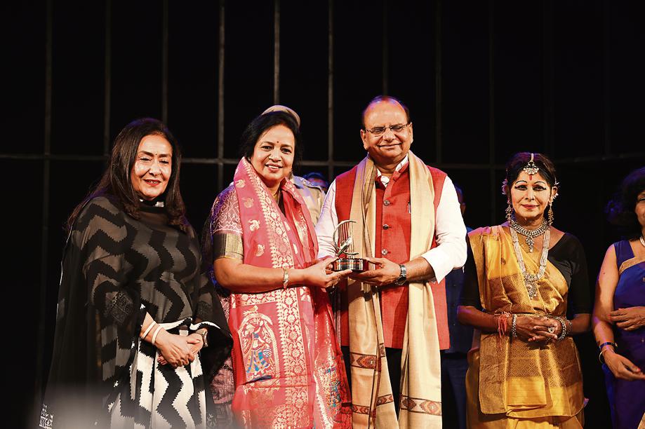 Jyotsna Suri with Sangita Saxena and Vinai Kumar Saxena (LG of Delhi). Jyotsna Suri with Sangita Saxena and Vinai Kumar Saxena (LG of Delhi).